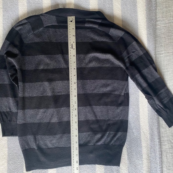 Joie black and grey striped v neck cardigan with pockets and 3/4 sleeves Sz S - Picture 8 of 8